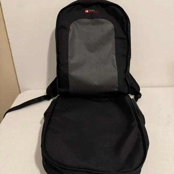 Victorinox Swiss Army Black Architecture 3.0 Zipper Laptop Backpack 31322301 - Picture 7 of 16